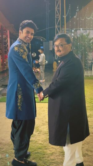 Nishant Singh Instagram - And that ladies and gentlemen, is the man who gave me his everything so I can be something ❤️

Love you Dad 🤗