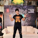 Nishant Singh Instagram - At the launch party of @endemolshineind and @netflix_in to celebrate the launch of ToothPari 😈 Best wishes to the team. Thank you for inviting us @rishinegi24 and @amritkaur0808 @hks1709