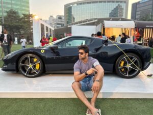 Nishant Singh Instagram - Vroom Vroom?? 😈😍

#nishantmalkhani #ferrari #black