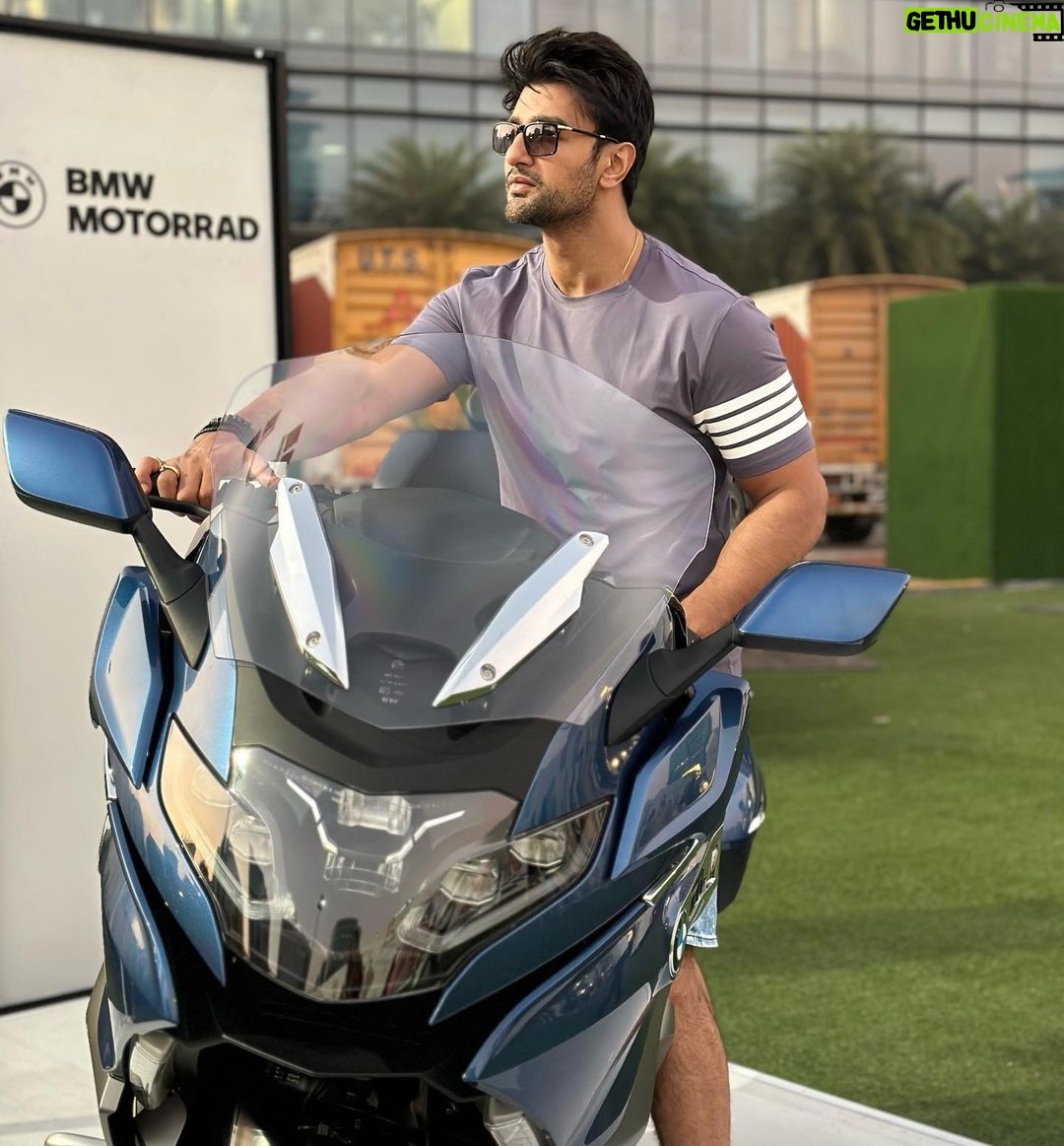 Nishant Singh - 174.7K Likes - Who needs a ride?
#nishantmalkhani #bmw #sportsbike