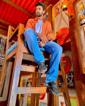 Nishant Singh Instagram - Unchi Unchi kursi🤩

#nishantmalkhani