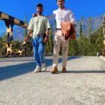 Nishant Singh Instagram - Asman ko bhi hath lag sakta hai bas janoon hona chahiye,Bomb Jigre🤝❤️🤲🏻🙏✌🏻 With @nishantsinghm_official 💎❤️jaan sir😍