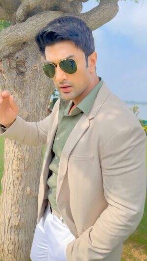 Nishant Singh Instagram - Once broken, now unbreakable. Like steel, I’ve forged my strength from the ashes of heartache. No looking back, only forward. 💪💔 

#StrongerThanEver #RisingFromAshes #PashminaOnSonySAB #Raghav #ComingSoon