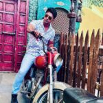 Nishant Singh Instagram - "Embracing my inner Bhojpuri superstar swag! 💫✨" #BhojpuriStar #bhojpuriswag #NishantMalkani