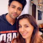 Nishant Singh Instagram - Happy Birthday Amrit! 🤗❤️ yeh filter wali pic hi mili tere saath. Let's meet soon and click some new pics sis ❤️ Lots of love and blessings.