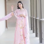 Nitanshi Goel Instagram - Phool wearing phools🌸🌼🌺🌷🌹🌻🪻🪷 Bhopal Promotions✨ #LaapataaLadies Photographer - @_rahul.rajeev_ Styled by - @ekta_singh96 Outfit by - @picchika Accessories - @aquamarine_jewellery Dressman Team - @pravin_kumar_nirala Assistant - @abhishek__gujar__ #phool #🌸 #nitanshigoel #laapataaladies #bhopal @aamirkhanproductions @kindlingindia @officialjiostudios Bhopal, Madhya Pradesh