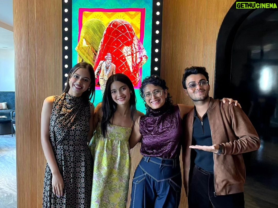 Nitanshi Goel Instagram - Excitement is in the air ✨ @nitanshigoelofficial, @pratibha_ranta, @ss_this_side, #AamirKhan and @raodyness gathered together in Mumbai as they attended a special preview of the trailer of #LaapataaLadies, arriving in cinemas on March 1st 2024. @chhaya.kadam.75 @ravikishann #JyotiDeshpande @aamirkhanproductions @kindlingindia @officialjiostudios @tseries.official #BiplabGoswami @snehadesaiofficial @ramsampathofficial @swanandkirkire #PrashantPandey @divynidhisharma @shreyaghoshal @arijitsingh @sukhwindersinghofficial @sonamohapatra