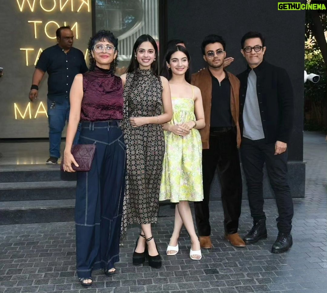 Nitanshi Goel Instagram - Excitement is in the air ✨ @nitanshigoelofficial, @pratibha_ranta, @ss_this_side, #AamirKhan and @raodyness gathered together in Mumbai as they attended a special preview of the trailer of #LaapataaLadies, arriving in cinemas on March 1st 2024. @chhaya.kadam.75 @ravikishann #JyotiDeshpande @aamirkhanproductions @kindlingindia @officialjiostudios @tseries.official #BiplabGoswami @snehadesaiofficial @ramsampathofficial @swanandkirkire #PrashantPandey @divynidhisharma @shreyaghoshal @arijitsingh @sukhwindersinghofficial @sonamohapatra