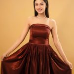 Nitanshi Goel Instagram - Laapataa Ladies premiere✨ Shot by - @mohitkapil Custom Dress- @ekta_singh96 Styled by- @ekta_singh96 Accessories- @thesource_buyorborrow Assisted by- @abhishek__gujar__ Dressmen team- @pravin_kumar_nirala #nitanshigoel #phool #laapataaladies Jio World Plaza
