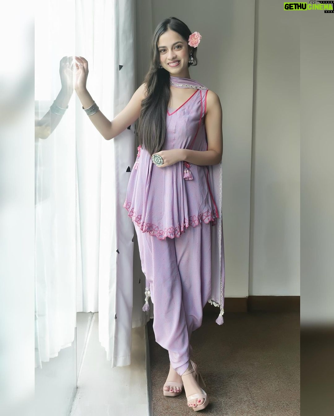 Nitanshi Goel Instagram - No more lost… just found 🌸🌻 1st March 2024 you will be always be my favourite date🤍 the day when my debut movie #LaapataaLadies is out for the world to see 🤍 It’s my first step and I need all of your love, support and blessings 🙏🏻 Aapki Phool🌸 Shot by - @_rahul.rajeev _ Outfit- @madzinlabel Styled by - @ekta_singh96 Assisted by- @abhishek__gujar__ Dressmen team- @pravin_kumar_nirala #nitanshigoel #nitanshi #ahmedabad