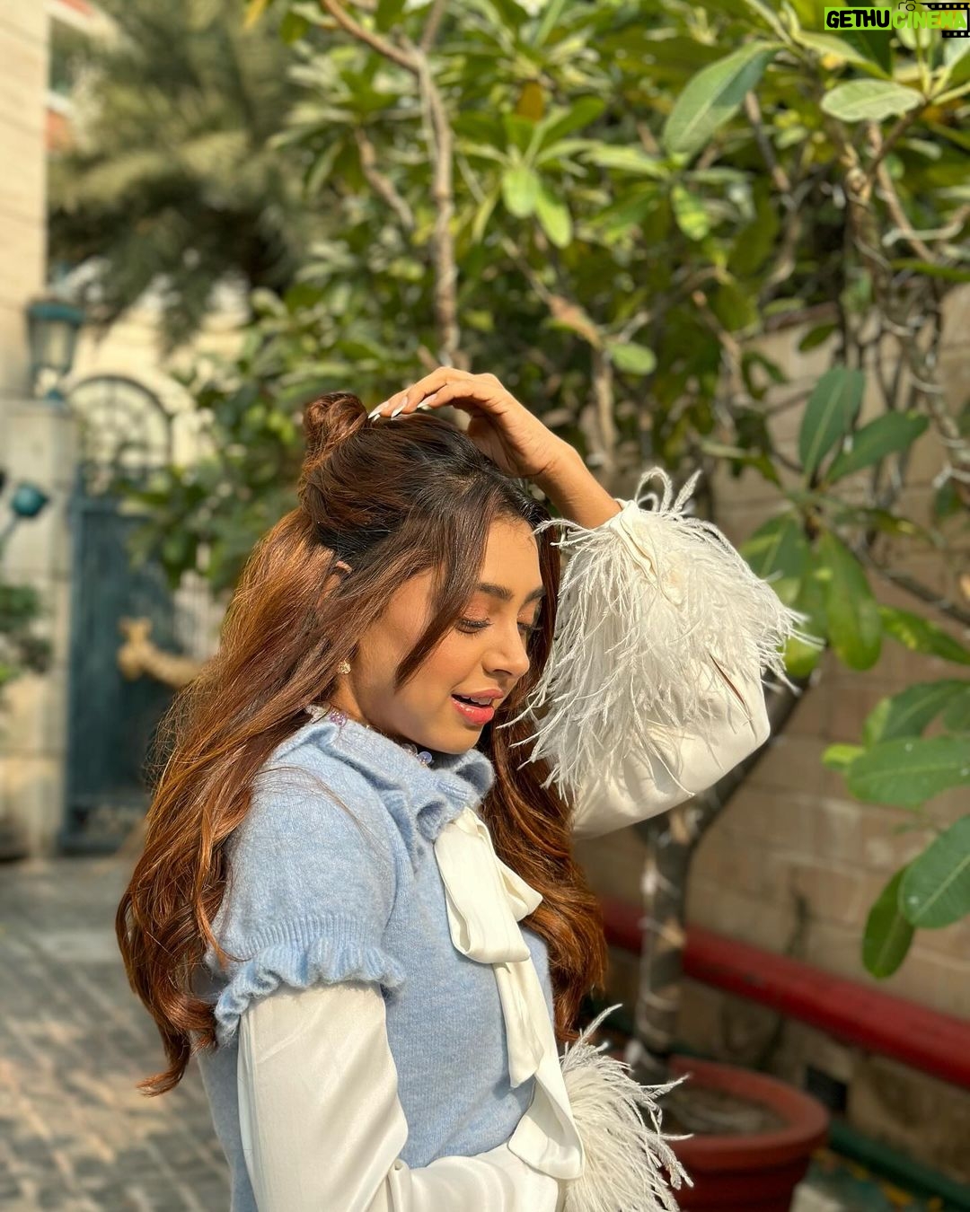 Niti Taylor Instagram - To all the incredible women out there, We’re all fighting battles, often silent ones. But remember, we deserve nothing but the best and should never settle for less. Let’s be grateful for ourselves and celebrate our strength every single day. Whether it’s health issues, personal challenges, career hurdles, or anything else, we wake up each morning, pick ourselves up, and start anew. Kudos to us for being our own biggest strength, for facing so much yet still wearing a smile. We are strong, beautiful, brave, and loving. We are women, and that’s our superpower. Let’s stand tall always. 💪🌟