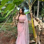 Niveditha Gowda Instagram – Swipe left 💕
👗 : @rentyourlook_by_chandangowda
