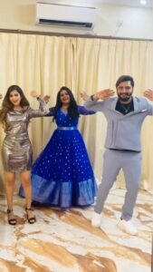 Niveditha Gowda Instagram - Reels time with my friends in between shoot 💃 . #tumtum