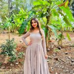 Niveditha Gowda Instagram - 👗 : @rentyourlook_by_chandangowda 🥰