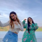 Niveditha Gowda Instagram - Have a great evening 🤍💚 #nivedithagowda #reelsinstagram #reelitfeelit #instareels Wayand Kerala
