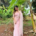 Niveditha Gowda Instagram – Swipe left 💕
👗 : @rentyourlook_by_chandangowda