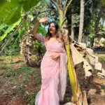 Niveditha Gowda Instagram – Swipe left 💕
👗 : @rentyourlook_by_chandangowda
