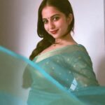 Niveditha Gowda Instagram - Happy Sunday 🤍 #nivedithagowda #reelsinstagram #reelitfeelit #vachindamma Bangalore, India