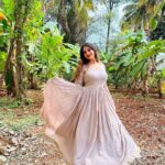Niveditha Gowda Instagram - 👗 : @rentyourlook_by_chandangowda 🥰