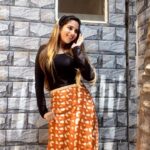 Niveditha Gowda Instagram - Uff 🧡 #nivedithagowda #reelsinstagram #reelitfeelit