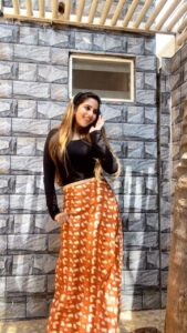 Niveditha Gowda Instagram - Uff 🧡 #nivedithagowda #reelsinstagram #reelitfeelit