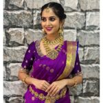 Niveditha Gowda Instagram - 🥻: @rentyourlook_by_chandangowda 💎 : @beadedtreasuresjewelry 📸 : @_niharikapandit_