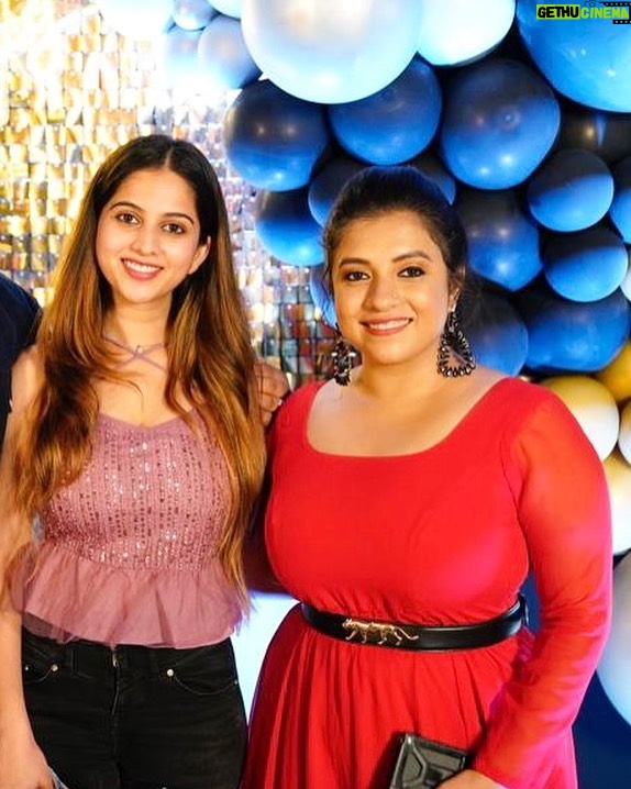 Niveditha Gowda Instagram - Happy birthday Yashuuu ❤️ @yashaswini_deshpande