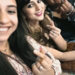 Niveditha Gowda Instagram - We 3 musketeers 👩‍🦰👩‍🦳👧 #bff #bffgoals #friends #friendship #viralreels #instareels #trendingreels #instagramreels #friendsforever #sisters