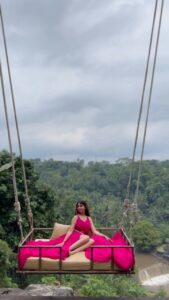 Niveditha Gowda Instagram - This moment 💞🫰🏻 👗 : @rentyourlook_by_chandangowda @chandangowda_official #niveditagowda #baliswing #bali #baliindonesia #travel #travelling #travelgram