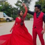 Niveditha Gowda Instagram – To all the twirls 🥂
I love you from the bottom of my  heart ❤️ 
#nivedithagowda #chandanshetty #reelsinstagram #reelitfeelit #instagram Bangalore, India