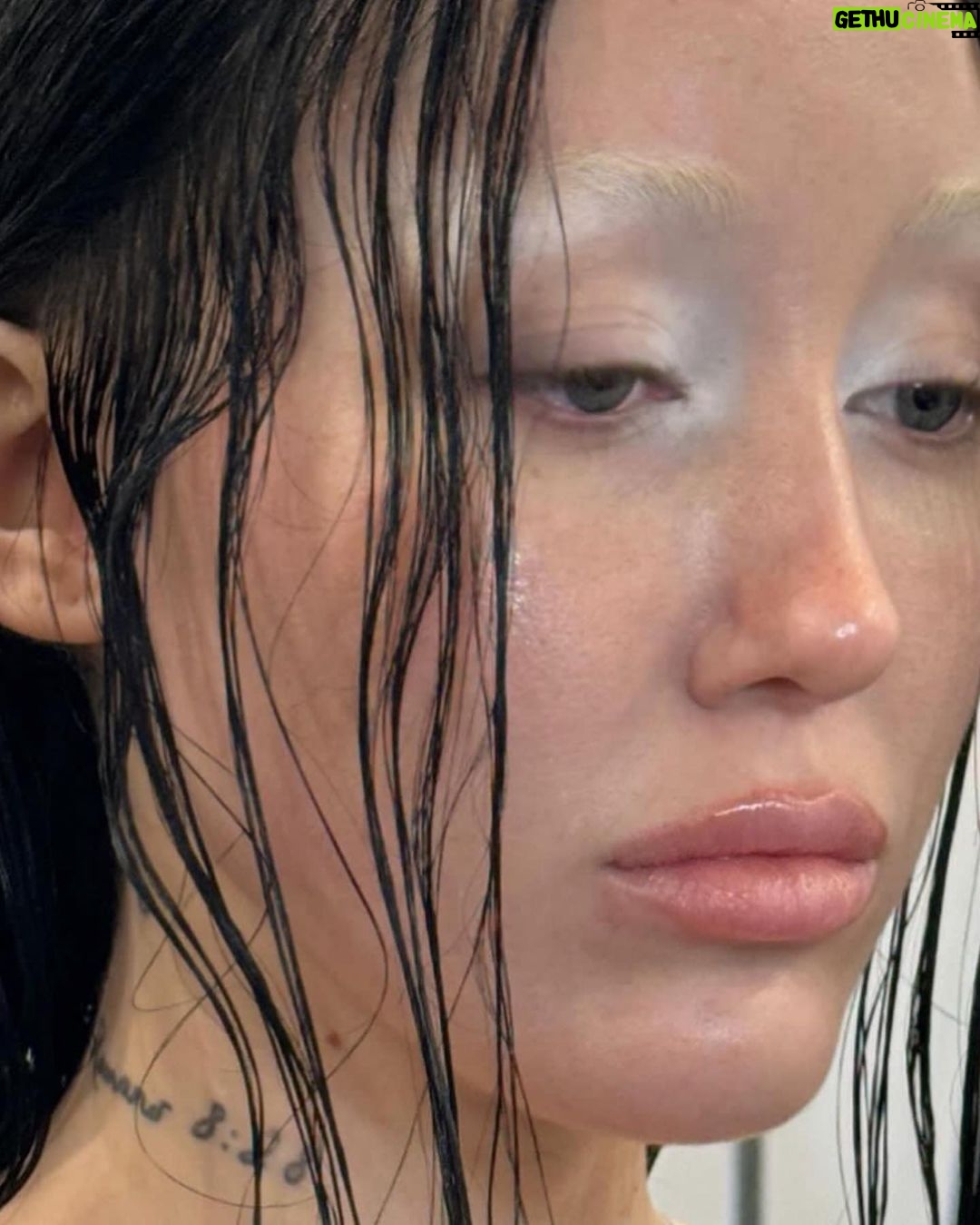 Noah Cyrus - 143.8K Likes - @AVELLANO FALL WINTER 2024
thank you @arthuravellano for the believing and trusting in me to represent AVELLANO ,, it’s an honor , I LOVE U!!! thank u a million times ily4EVERRRR 🫶🎀💞🥰🪽🪽