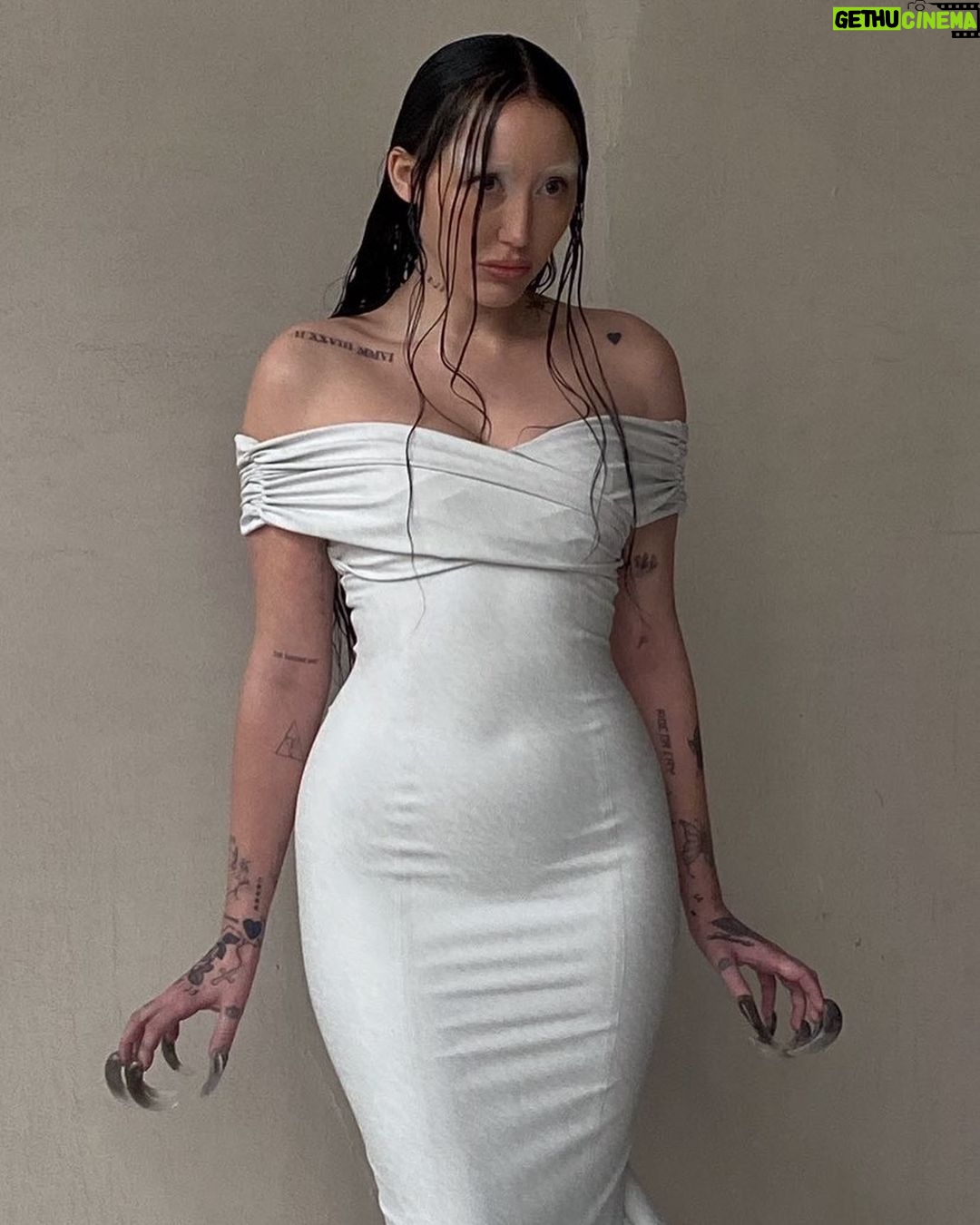 Noah Cyrus - 143.8K Likes - @AVELLANO FALL WINTER 2024
thank you @arthuravellano for the believing and trusting in me to represent AVELLANO ,, it’s an honor , I LOVE U!!! thank u a million times ily4EVERRRR 🫶🎀💞🥰🪽🪽