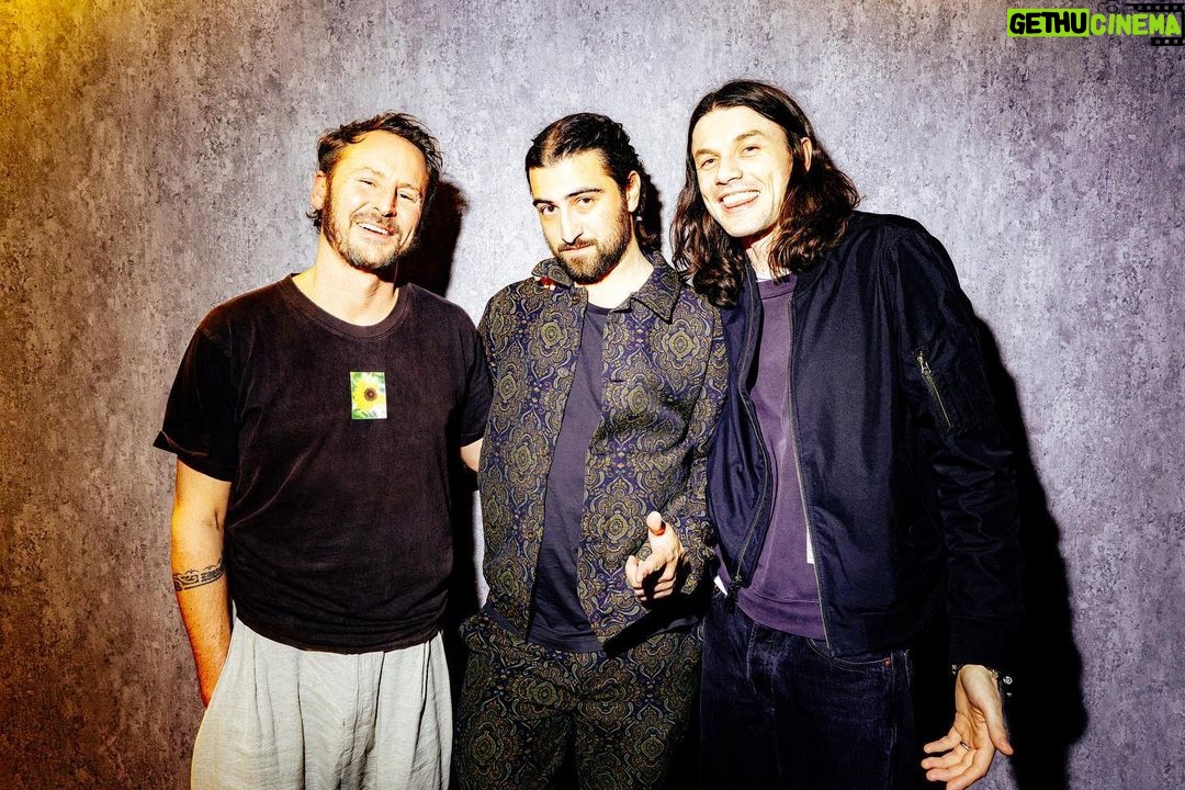 Noah Kahan Instagram - London, those two shows were special for so many reasons. Recently I’ve had to pinch myself everytime I step on stage. To Ben and James, without you I do not exist and I’ll be grateful till the day I die for the music you’ve given us all. Thank you for joining me, heroes 📸: @poonehghana London, United Kingdom