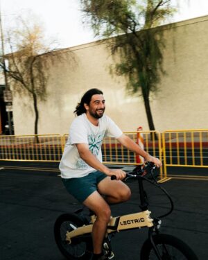 Noah Kahan Instagram - I’m young and living dreams