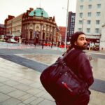 Noah Kahan Instagram - Being so far from home and still feeling like you’re with family is a very rare thing. To everyone on this EU/UK run that came to a show, screamed the lyrics, made me feel welcome, I just want to thank you so much. I am so totally lucky to be here at all. I will see you back in august 📸: @poonehghana