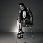 Nobuyuki Hayakawa Instagram - 限界までかっこよく写真撮ってみようってやったのに。。 #主人公を執拗に邪魔する金持ち長男 #アジア芸能界のセクハラパワハラ全ての祖 #ニセ化粧品ヒットメーカー #ダサ歌唄い #花月うどんのドレスコードタイプ