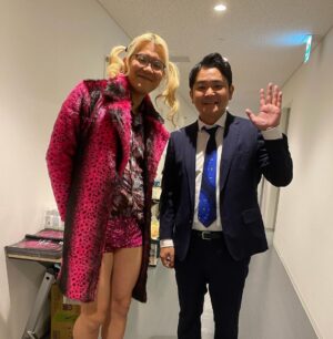 Nobuyuki Hayakawa Instagram - 42歳になりました。
ZAZYに会えました。いい年になりそう。
#ツインテールかわいい
#ハーレークイン
#ZAZYの華麗なる覚醒
#顔一緒