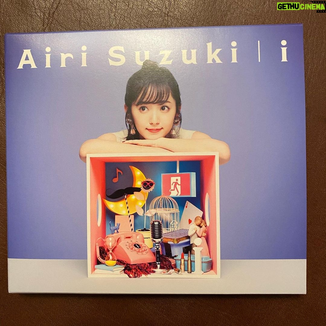 Nobuyuki Hayakawa Instagram - 鈴木愛理ちゃんから頂きました。 まっさらブルージーンズも入ってる。 うれしい。 #まさかの #チャンスの時間 #そうですアレです #先に言っときます #ファンの方すいません #ただ観て欲しいです #公開をお待ち下さい
