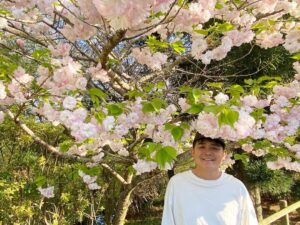 Nobuyuki Hayakawa Instagram - 花束を君に。

上方漫才大賞をかまいたち。
奨励賞をプラスマイナス。
新人賞をネイビーズアフロ。