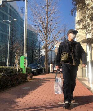 Nobuyuki Hayakawa Instagram - 65点男の休日。66点にする為に買い物。
#首から上シソンヌ長谷川
#長谷川のむくみ
#デニム
#ワンピースオブロック