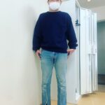 Nobuyuki Hayakawa Instagram - 今日のジーパン。 衣装。 クセだなぁ。 #薄い色 #下の方の切り込み #亜麻色の髪の乙女を歌う人ジーパン #島谷ひとみさん