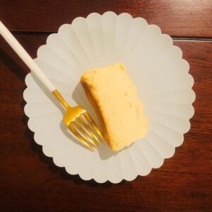 Nobuyuki Hayakawa Instagram - 弘中アナから頂いたチーズケーキ死ぬ程美味かった！
Mr.cheesecake