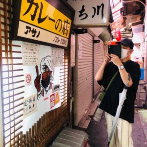Nobuyuki Hayakawa Instagram - 前に行ったカレー屋さん。コレはエグいよ。

出たんよ。一位が。

カツかと思いきやルーなんよ。

#リッチなカレーの店アサノ 
#町田