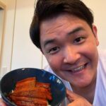 Nobuyuki Hayakawa Instagram - 次長課長河本さんのYouTubeに出たらお礼に鰻が送られてきました！ #昔の芸能界 #めちゃくちゃ美味しい #鹿児島の鰻屋さん #仁