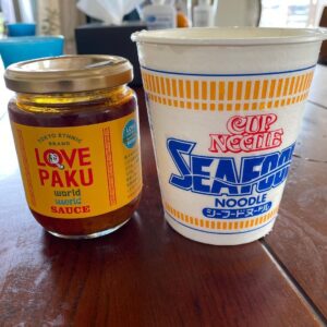 Nobuyuki Hayakawa Instagram - めちゃくちゃ美味しい調味料に出会いました。ご紹介したい。
ラブパクチー。ラブパク。
パクチータイ風味噌って感じ。
今の所何につけてもハズレなしです。
シーフードヌードルのスープとラブパクでもうトムヤムクン。
そこはもうタイ。
ステイタイ。
#ノーPR