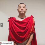 Nobuyuki Hayakawa Instagram - 木下さんー！ありがとうございました！#Repost @chidoristaff with @use.repost ・・・ 【単独ライブ配信のお知らせ】 11月19日(土)『千鳥の大漫才2022』 木下さんご出演いただきありがとうございました🙇‍♀️ @tko.kinoshita まだまだオンラインでご視聴いただけますので皆さんお見逃しなく🥺🙌 —— ★公演名 「千鳥の大漫才2022」 ★開催日時 2022年11月19日(土) 開場17:30/開演18:30 ★会場 東京国際フォーラム ホールC (東京都千代田区丸の内3-5-1) ★出演者 千鳥 (大悟、ノブ) ★主催 吉本興業 ★オンラインチケット価格(税込) 3,000円→イベント割2,400円 オリジナルアクリルスマホスタンド付き チケット: 4,500円→イベント割 3,600円 アクリルスマホスタンドお届け時期: 11月8日(火)以降にご購入された方には順次発送させていただきます。 ★グッズECサイト https://official-goods-store.jp/chidori_oomanzai/ ★オンラインチケット販売スケジュール 10月19日(水)18:00〜11月26日(土)12:00 FANY Online Ticket 購入ページ: https:// online ticket.yoshimoto.co.jp/products/chidori oomanzai2022 ol ※見逃し視聴は11月26日(土)18:30まで #千鳥 #千鳥大悟 #千鳥ノブ #千鳥の大漫才2022 #単独ライブ #tko木下 さん