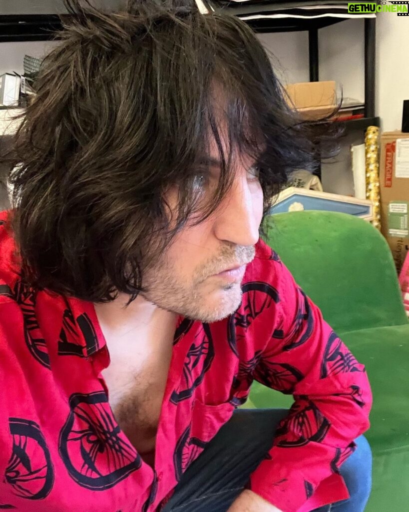 Noel Fielding Instagram - Been to the desert on a horse with no name x
