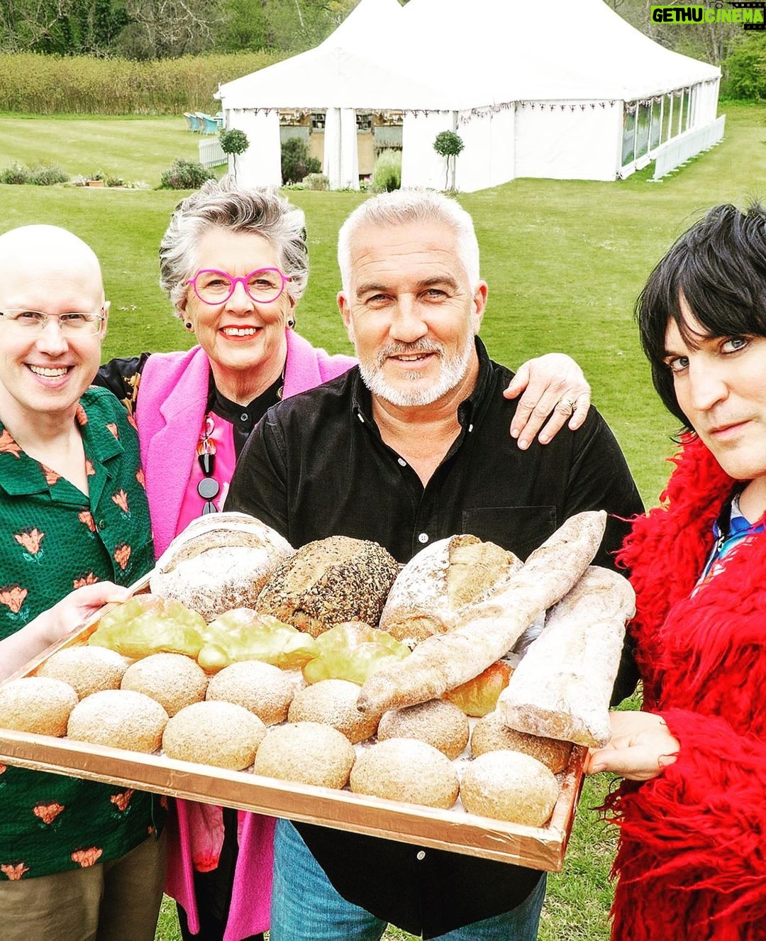 Noel Fielding Instagram - My pointy visage on the box tonight x @britishbakeoff