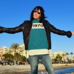 Noel Fielding Instagram - Happy New Year Everyone ! Hope this is the year all your dreams come true x 🖤🖤🖤🩵🩵🩵🩵🩵🩵🩵🩵🧡 x