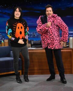 Noel Fielding Instagram - Had the best time on @jimmyfallon tonight ! Thank you x x x x @fallontonight x x x
